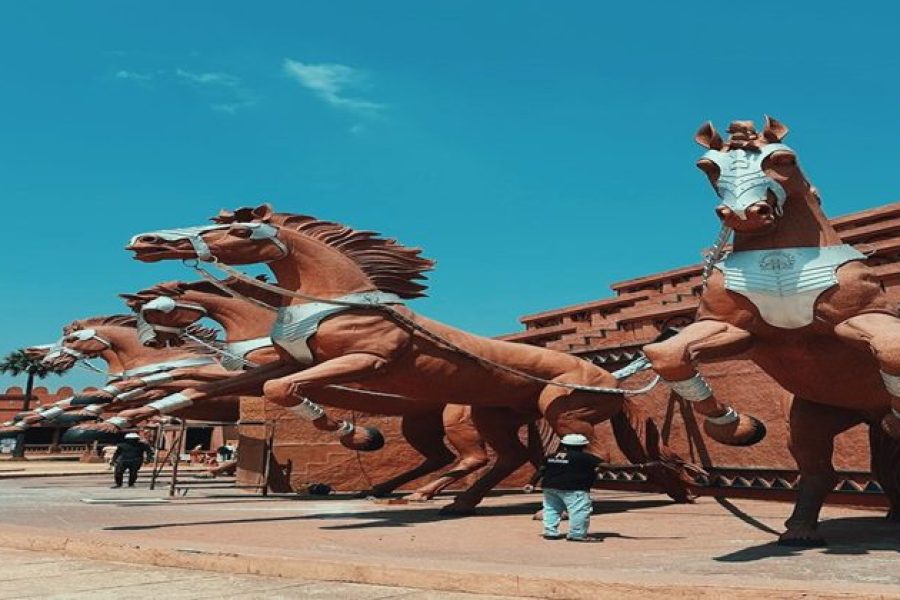 Hyderabad & Ramoji Film City Tour